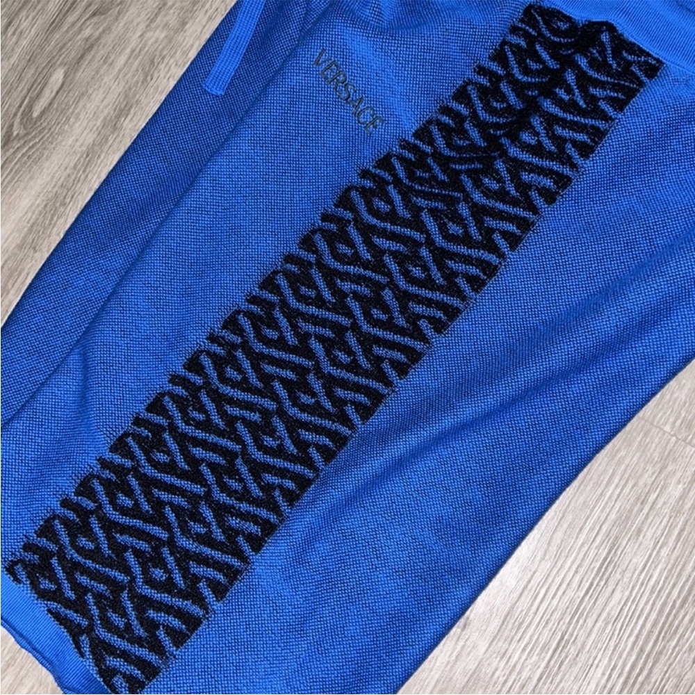 Authentic VERSACE Blue Greca Shorts - Picture 11 of 13